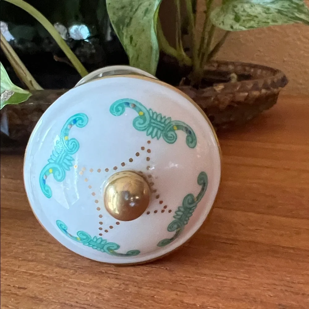 Lenox Coriander Porcelain Spice Jar‎ with Carousel Tiger Motif